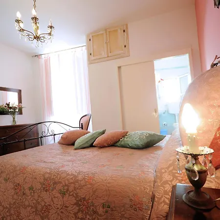 Bed and breakfast Palazzo Rocci 3*